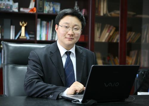 刘庆峰工作照